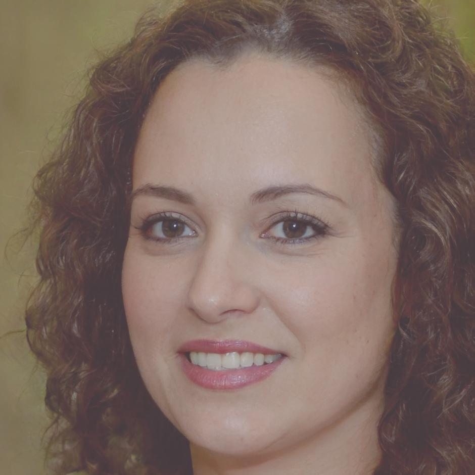 Porträt von Finanzexpertin Dr. Sarah Hoffmann